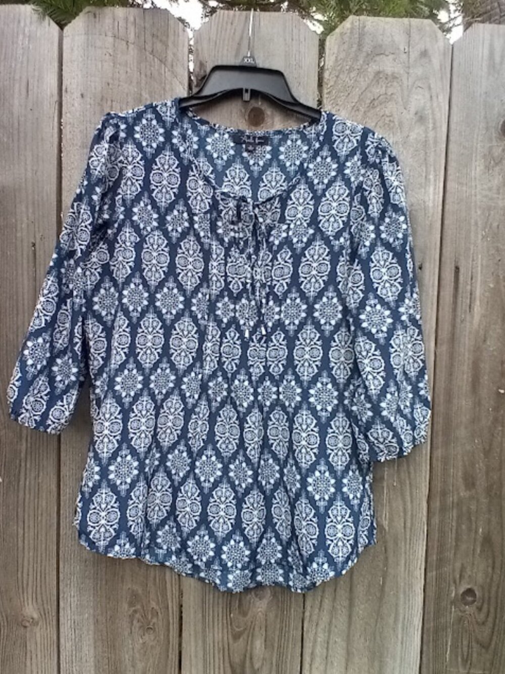 Blue and White Geometric Print Blouse Antilia Femme L Pullover Split V Tie Neck